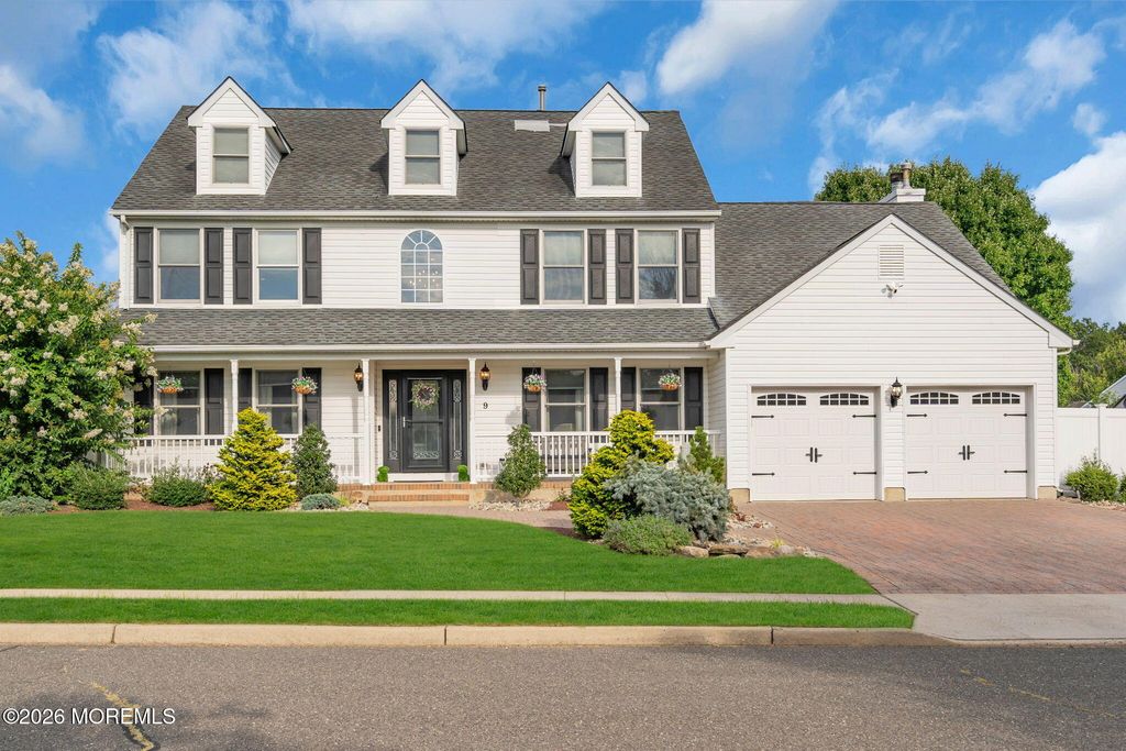 9 Yosemite Road, Howell, NJ 07731