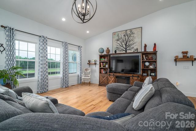 1484 Null Road, Lincolnton, NC 28092