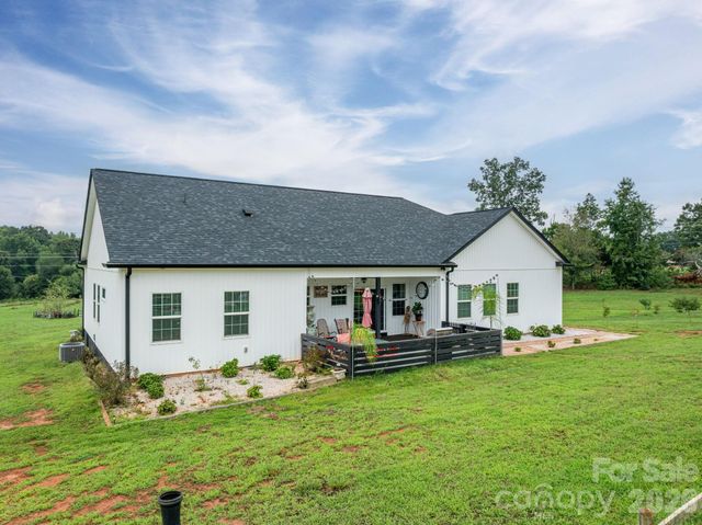 1484 Null Road, Lincolnton, NC 28092