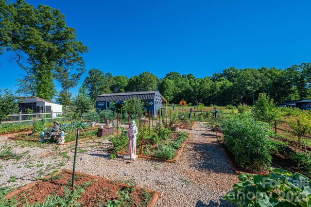 1484 Null Road, Lincolnton, NC 28092