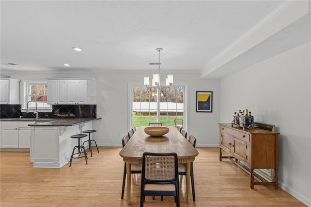 70 Foddering Farm Road, Narragansett, RI 02882
