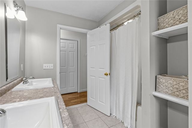 70 Foddering Farm Road, Narragansett, RI 02882