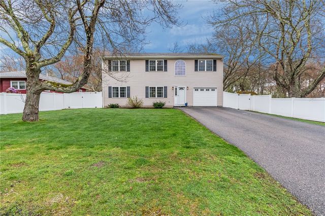 70 Foddering Farm Road, Narragansett, RI 02882