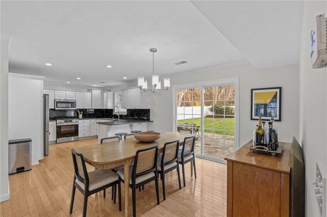 70 Foddering Farm Road, Narragansett, RI 02882