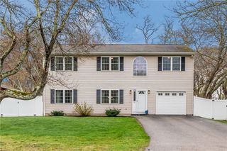 70 Foddering Farm Road, Narragansett, RI 02882