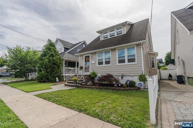 334 Travers Place, Lyndhurst, NJ 07071