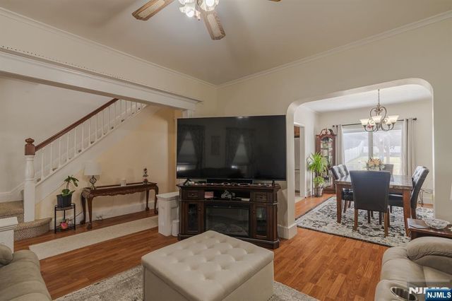 334 Travers Place, Lyndhurst, NJ 07071