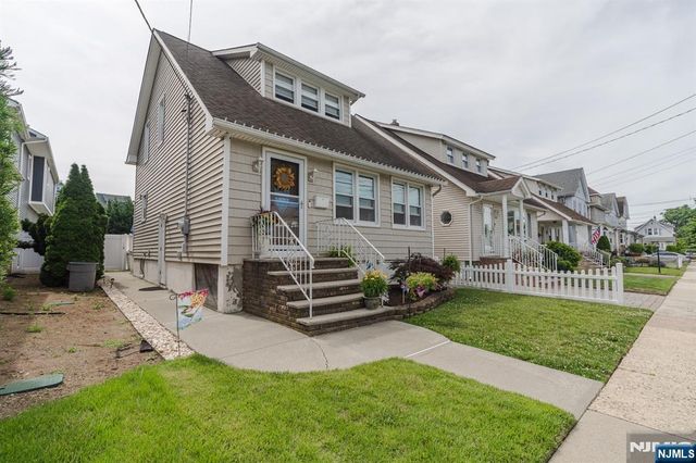 334 Travers Place, Lyndhurst, NJ 07071