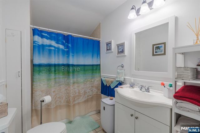 334 Travers Place, Lyndhurst, NJ 07071