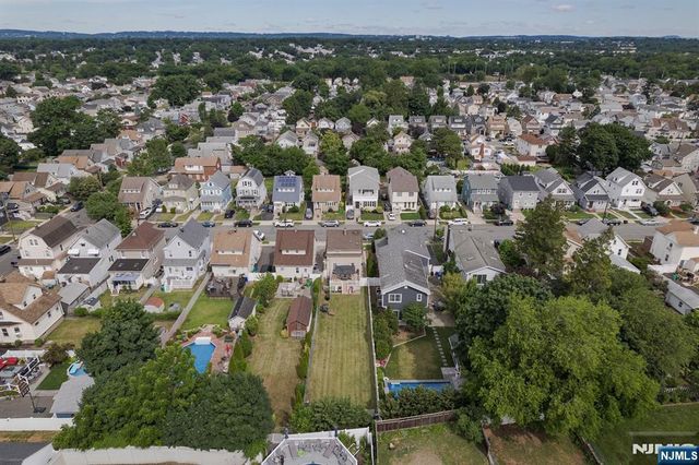 334 Travers Place, Lyndhurst, NJ 07071