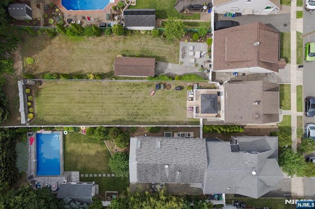 334 Travers Place, Lyndhurst, NJ 07071