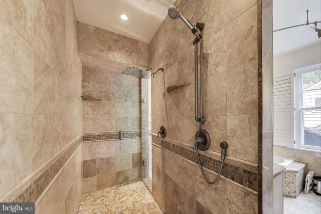 5809 GROSVENOR LN, Bethesda, MD 20814