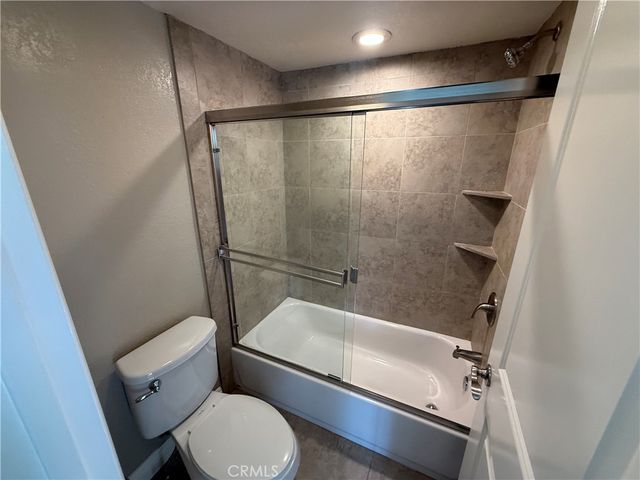 2063 Charle C2, Costa Mesa, CA 92627