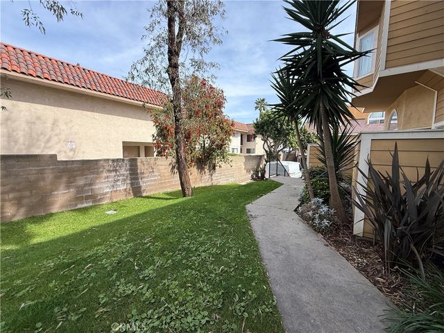 2063 Charle C2, Costa Mesa, CA 92627