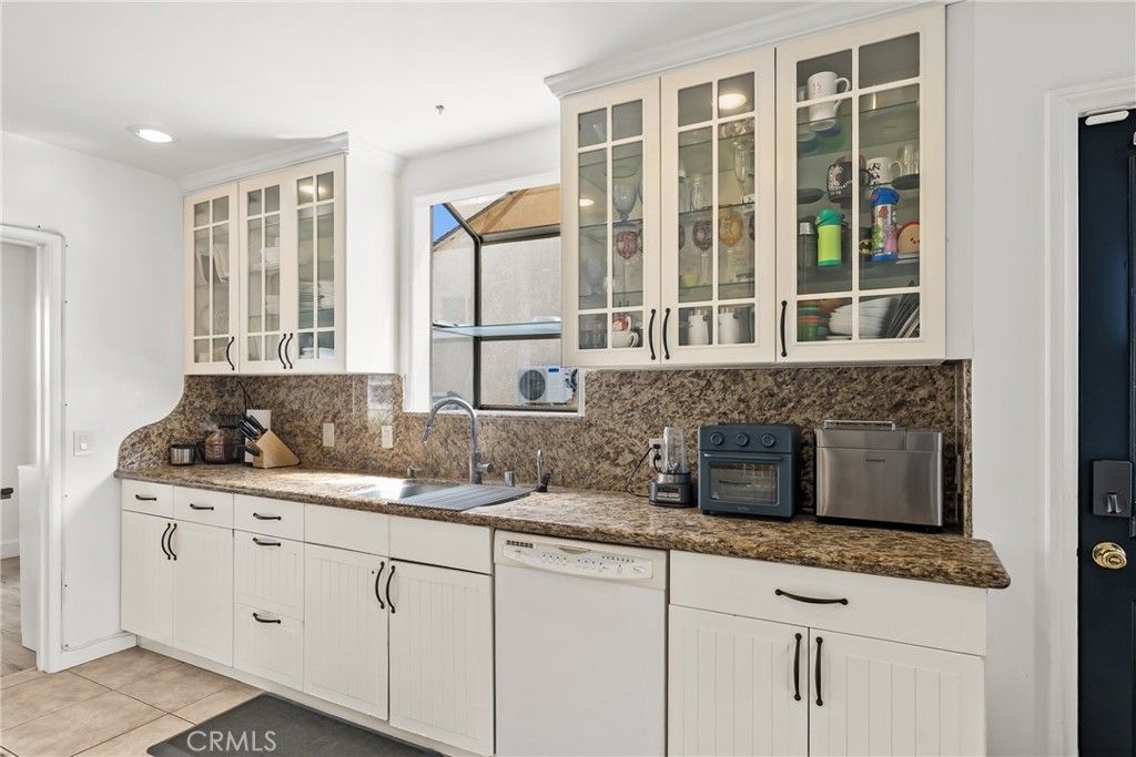 1912 N Kenneth Rd, Burbank, CA 91504 — photo 5
