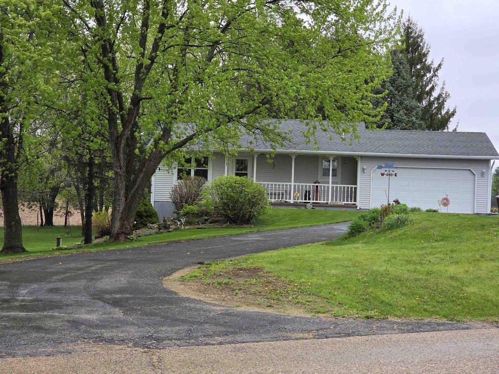 4680 Rutland Road, Brooklyn, WI 53521