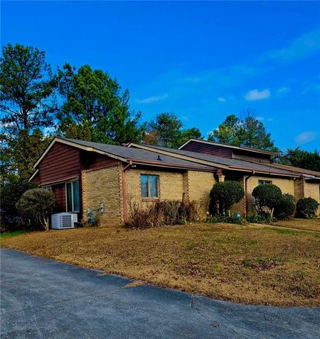 1497 Stoneleigh Circle, Stone Mountain, GA 30088