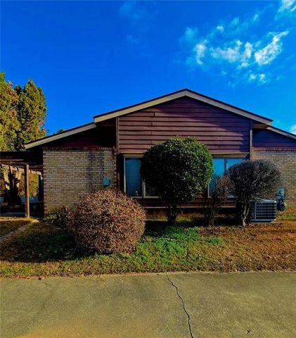 1497 Stoneleigh Circle, Stone Mountain, GA 30088