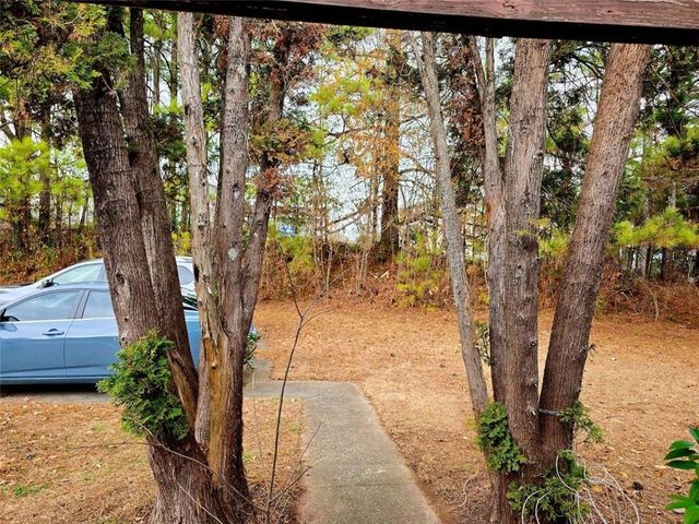 1497 Stoneleigh Circle, Stone Mountain, GA 30088