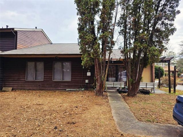 1497 Stoneleigh Circle, Stone Mountain, GA 30088