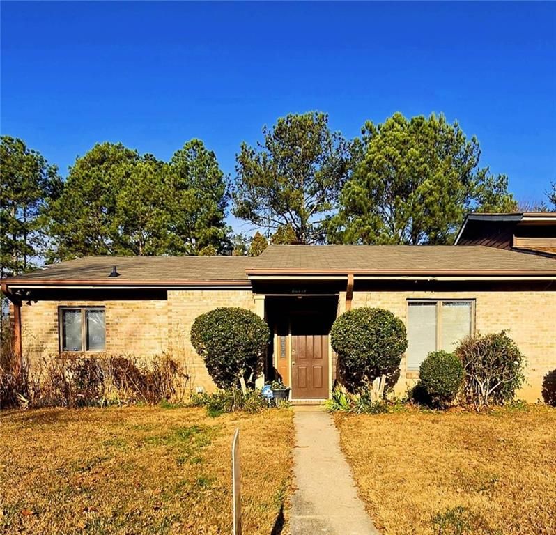 1497 Stoneleigh Circle, Stone Mountain, GA 30088