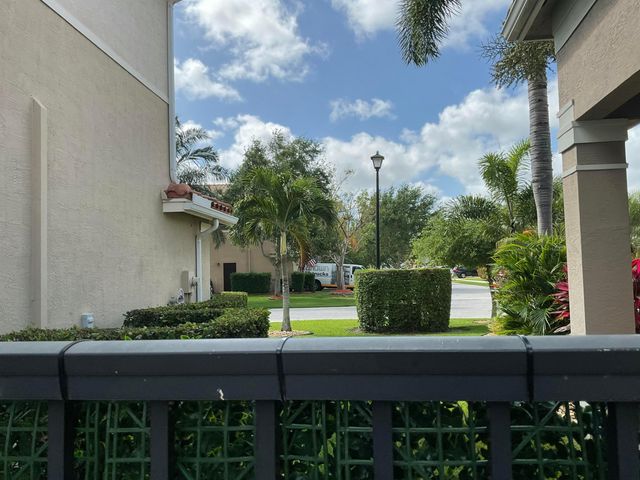 8219 Calabria Lakes Drive, Boynton Beach, FL 33473