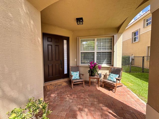 8219 Calabria Lakes Drive, Boynton Beach, FL 33473