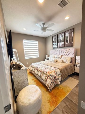 8219 Calabria Lakes Drive, Boynton Beach, FL 33473