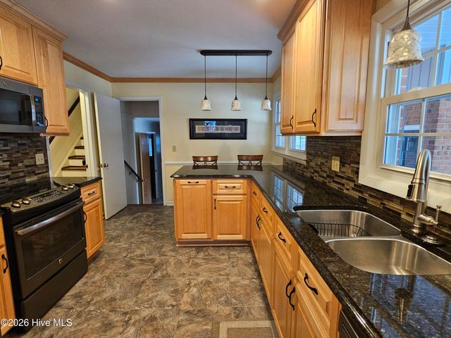 200 Coharie Drive, Clinton, NC 28328