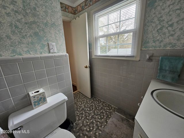 200 Coharie Drive, Clinton, NC 28328