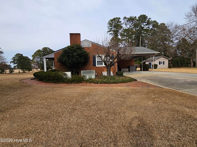 200 Coharie Drive, Clinton, NC 28328