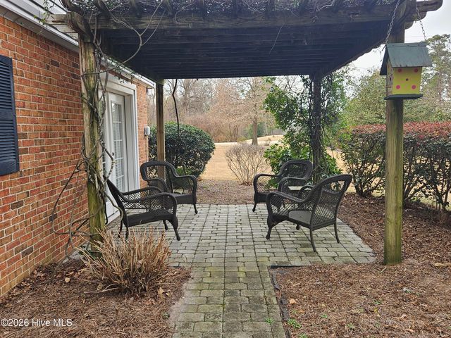 200 Coharie Drive, Clinton, NC 28328