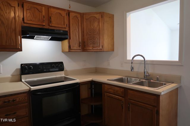 744 Oakwood Street, Bristol, TN 37620