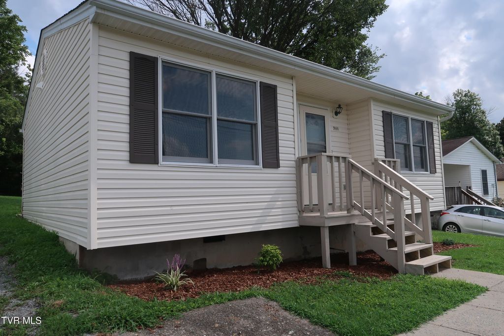 744 Oakwood Street, Bristol, TN 37620