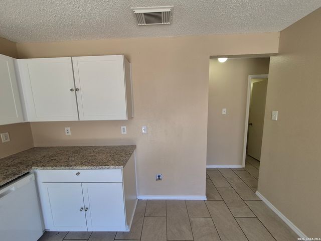 6919 HERON FLTS, Converse, TX 78109