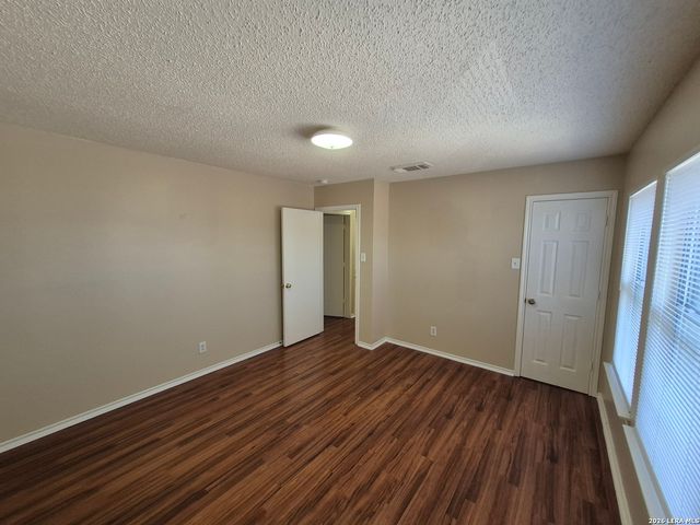 6919 HERON FLTS, Converse, TX 78109
