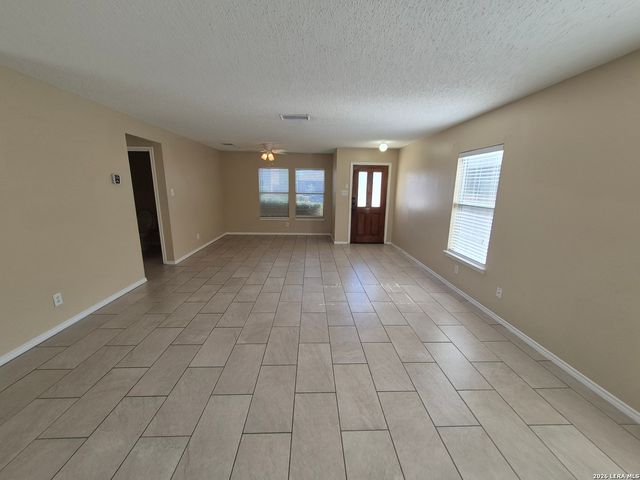 6919 HERON FLTS, Converse, TX 78109