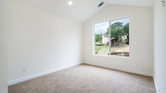 19331 Moon Ridge Rd, Hidden Valley Lake, CA 95467