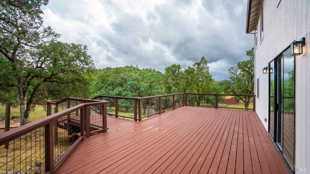 19331 Moon Ridge Rd, Hidden Valley Lake, CA 95467