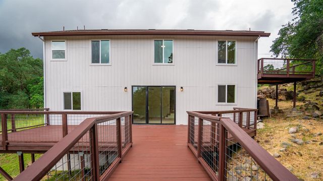 19331 Moon Ridge Rd, Hidden Valley Lake, CA 95467