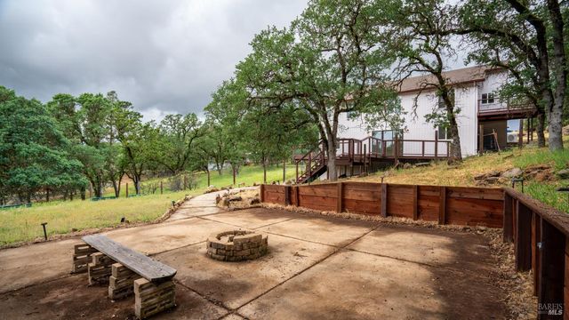 19331 Moon Ridge Rd, Hidden Valley Lake, CA 95467
