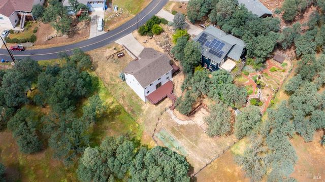 19331 Moon Ridge Rd, Hidden Valley Lake, CA 95467