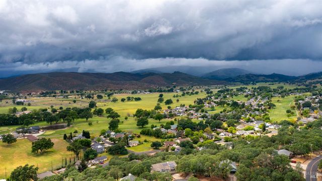 19331 Moon Ridge Rd, Hidden Valley Lake, CA 95467