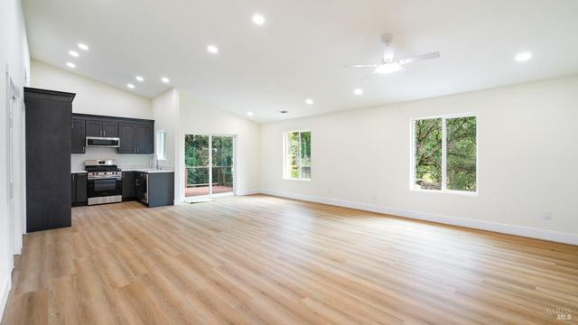 19331 Moon Ridge Rd, Hidden Valley Lake, CA 95467