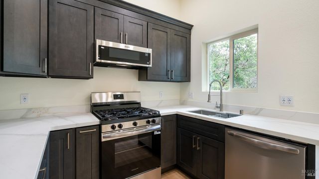 19331 Moon Ridge Rd, Hidden Valley Lake, CA 95467