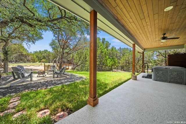 1016 HAPPY HOLLOW DR, New Braunfels, TX 78132