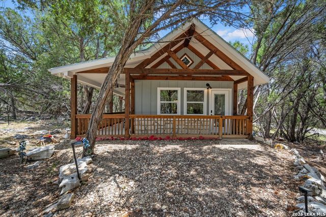 1016 HAPPY HOLLOW DR, New Braunfels, TX 78132