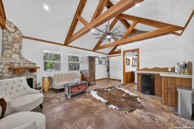 1016 HAPPY HOLLOW DR, New Braunfels, TX 78132