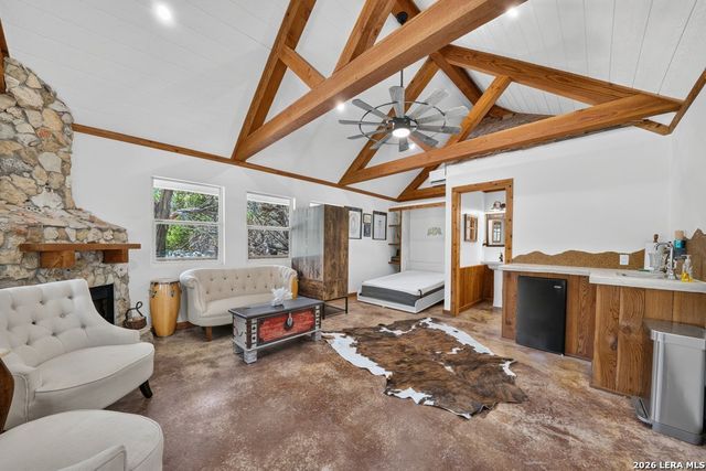 1016 HAPPY HOLLOW DR, New Braunfels, TX 78132