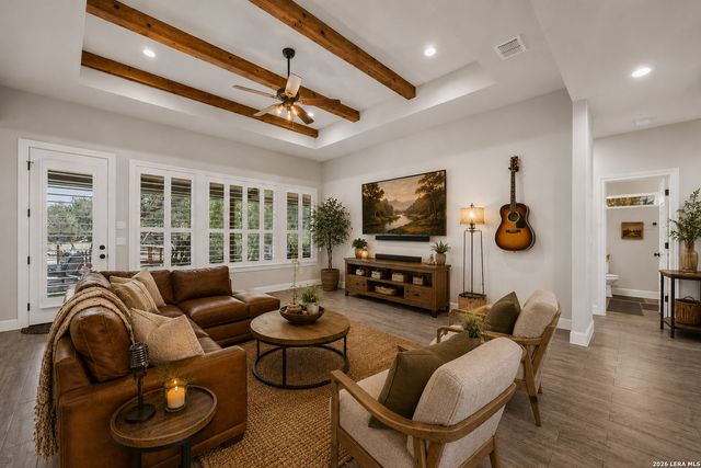 1016 HAPPY HOLLOW DR, New Braunfels, TX 78132